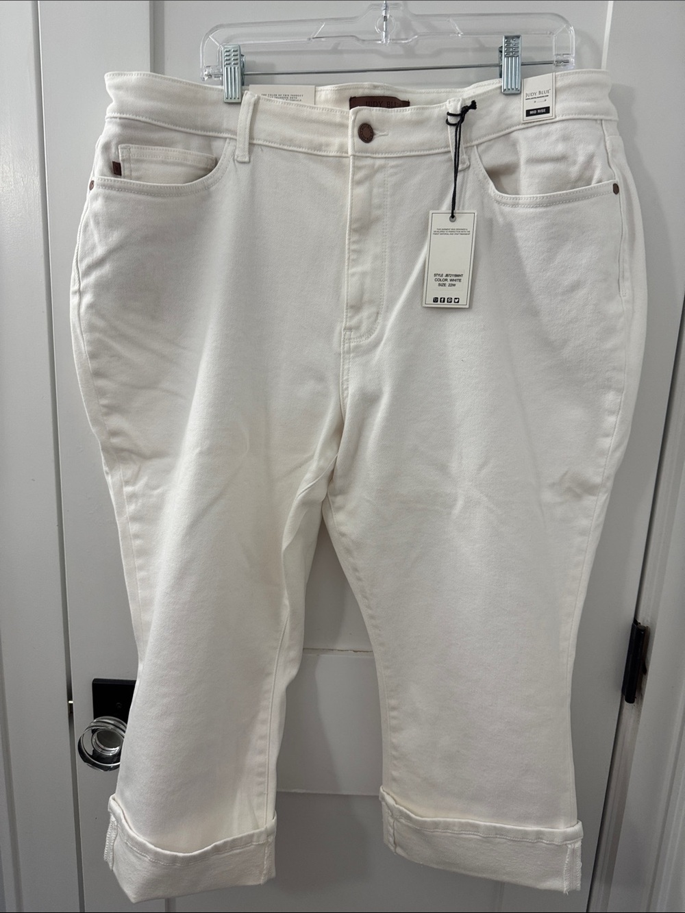 Judy Blue White Slim Fit Capri Jeans